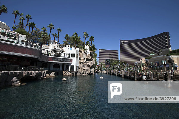 Artificial lake of the Treasure Island Hotel in Las Vegas  Nevada  USA