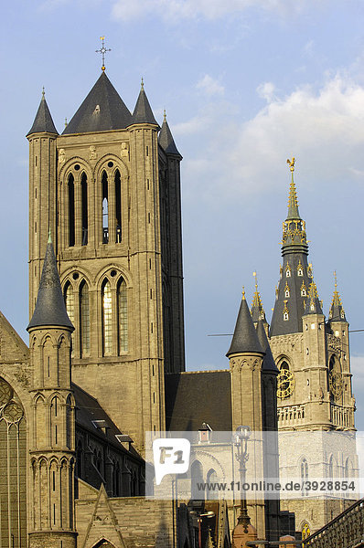St.-Nikolaus-Kirche und Lakenhalle von der St. Michaels Brücke  Gent  Flandern  Belgien  Europa