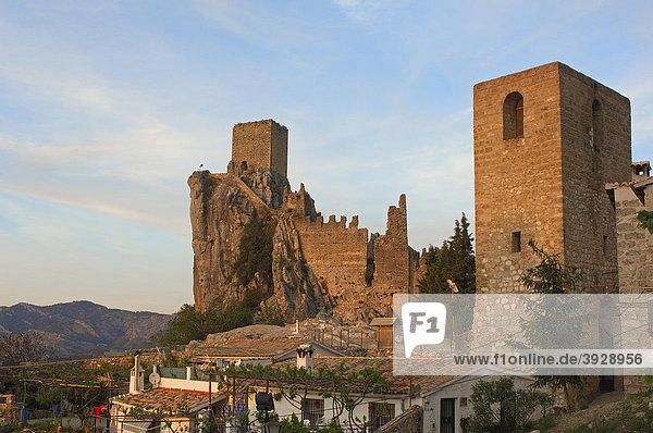 Burg von La Iruela  Sierra de Cazorla  Segura y Las Villas Naturpark  Provinz Jaen  Andalusien  Spanien  Europa