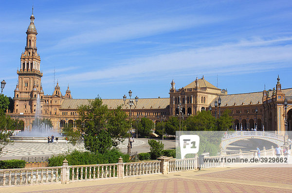 Plaza de EspaÒa Platz im MarÌa Luisa Park  Sevilla  Andalusien  Spanien  Europa