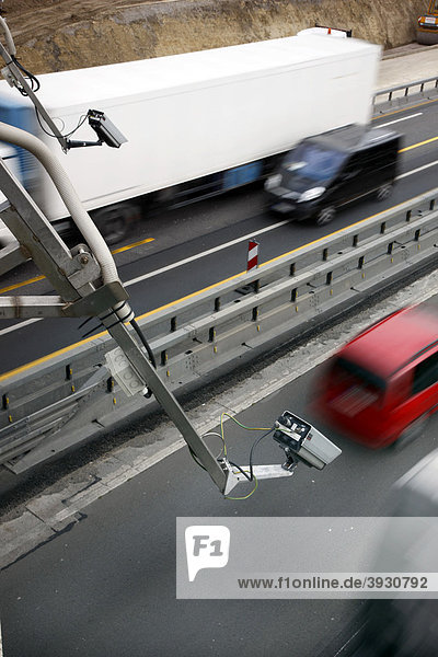 Mobile Mautstelle  Sensoren  in einer Autobahnbaustelle an der Autobahn A2  bei Bönen  Nordrhein-Westfalen  Deutschland  Europa