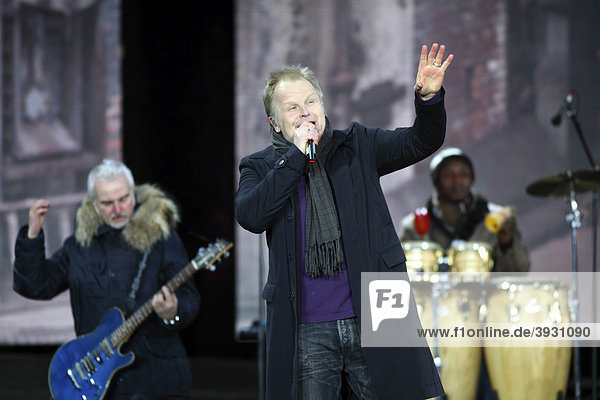 Singer Herbert Groenemeyer presenting his anthem for the Ruhrgebiet region  Komm zur Ruhr Come to the Ruhr  dress rehearsal for the kick-off event of the Capital of Culture 2010 event  Kokerei Zollverein coking plant  part of the Zeche Zollverein mine  World Cultural Heritage Site  Essen  North Rhine-Westphalia  Germany  Europe
