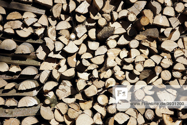 Holzstapel  Holzscheite  aufgestapelt