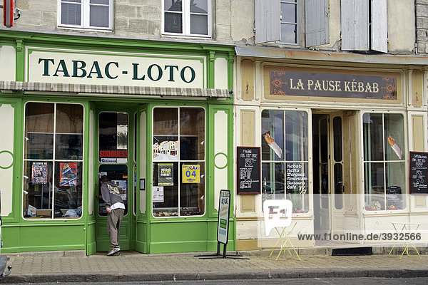 Geschäfts-Fassaden  Bourg  Gironde  Aquitanien  Frankreich  Europa