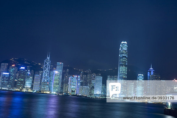 Beleuchtete Skyline  Victoria Island  Hong Kong Island  Hongkong  China  Asien