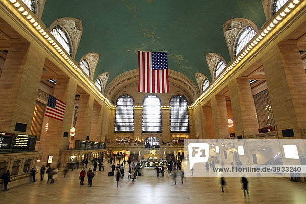 Interior view of Grand Central Station  Manhattan  NYC  New York City  United States of America