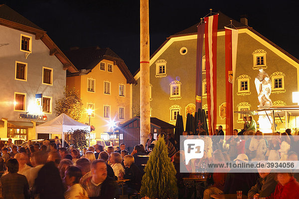 Fest auf Marktplatz  Tamsweg  Lungau  Land Salzburg  Salzburger Land  Österreich  Europa