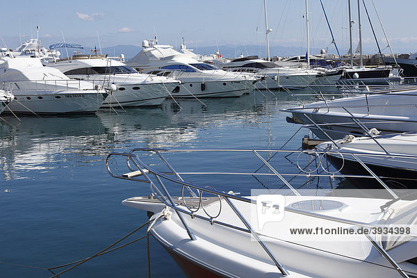 Yachthafen in Icici nahe Opatija  Istrien  Kvarner  Kroatien  Europa