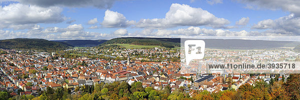 Panoramablick über die Stadt Tuttlingen,  Baden-Württemberg,  Deutschland,  Europa