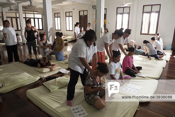 Schule für traditionelle Thaimassage  Bangkok  Thailand  Asien