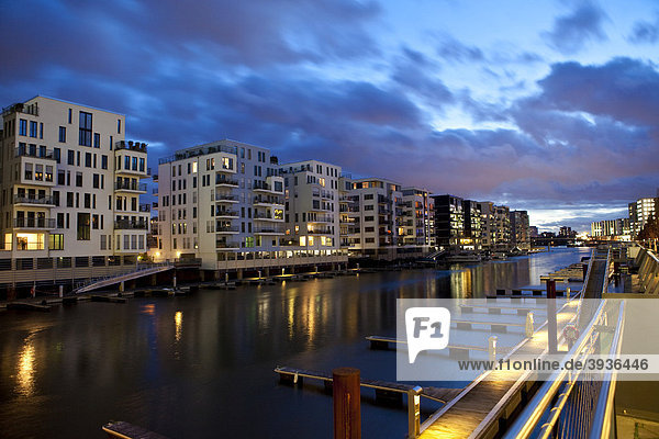 Moderne Luxuswohnungen am Westhafen mit direktem Bootsanleger  Westhafenplatz  Frankfurt am Main  Hessen  Europa