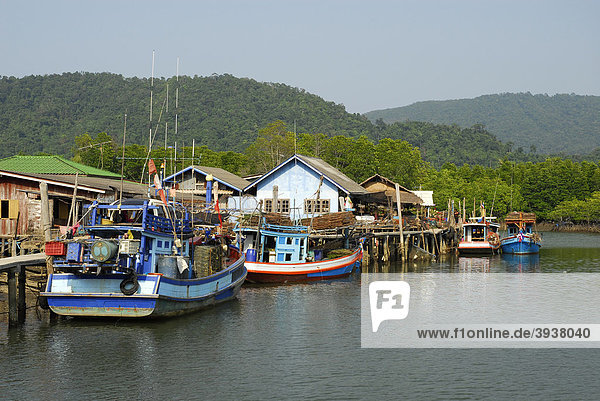 Dorf in der Salak Phet Bucht  Insel Koh Chang  Nationalpark Mu Ko Chang  Trat  Golf von Thailand  Thailand  Asien