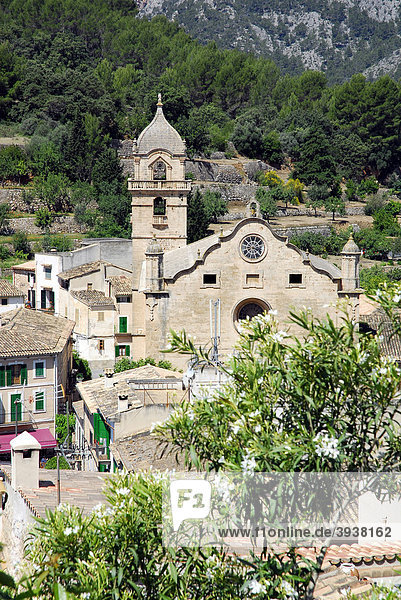 Kirche in Bunyola  Mallorca  Balearen  Balearische Inseln  Spanien  Europa