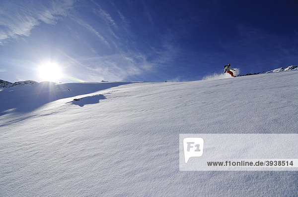 Snowboarder  Diavolezza ski resort  St. Moritz  canton of Grisons  Switzerland  Europe