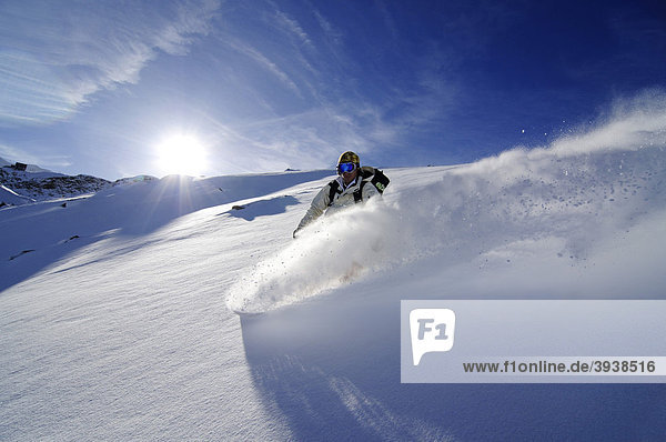 Snowboarder  Diavolezza ski resort  St. Moritz  canton of Grisons  Switzerland  Europe
