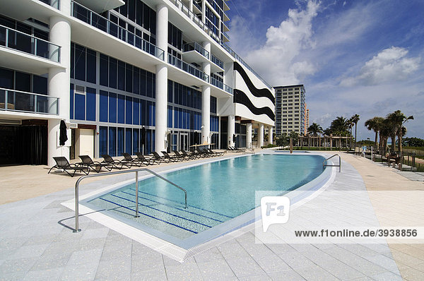Pool  Canyon Ranch Hotel  Miami  Florida  USA