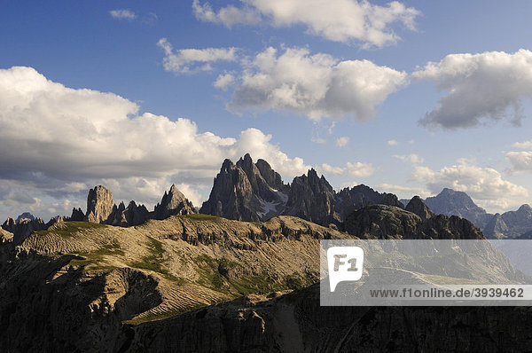 Blick von der Auronzohütte in die Cristallo-Gruppe  Hochpustertal  Sextener Dolomiten  Südtirol  Italien  Europa