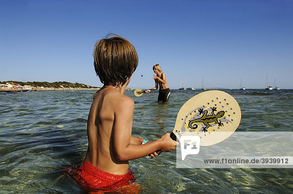 Kinder  Beach-Tennis  Cala de Ses Salines  Ibiza  Pityusen  Balearen  Spanien  Europa