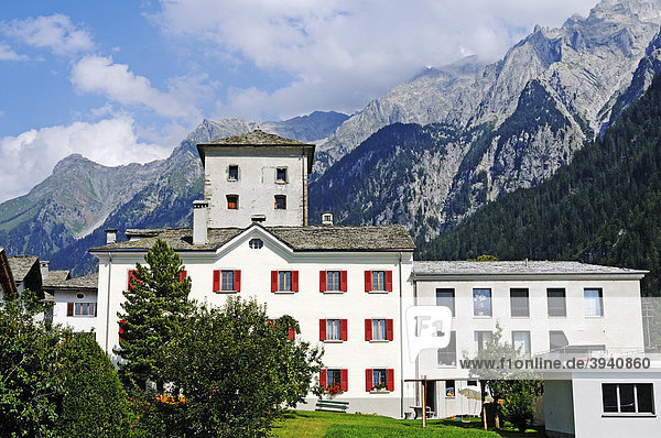 Dorf Vicosoprano  Tal des Bergell  Val Bregaglia  Engadin  Graubünden  Schweiz  Europa