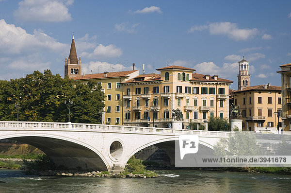 Ponte d. Vittoria  Fluss Etsch  Verona  Venetien  Italien  Europa