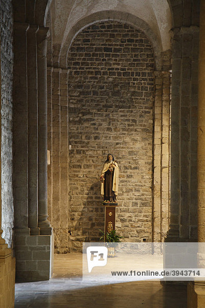 Seitenschiff der Kathedrale Santa Maria Assunta  Romanik  11.-12. Jh.  Rosen streuende Heilige  Ventimiglia  Provinz Imperia  Region Ligurien  Riviera dei Fiori  Mittelmeer  Italien  Europa