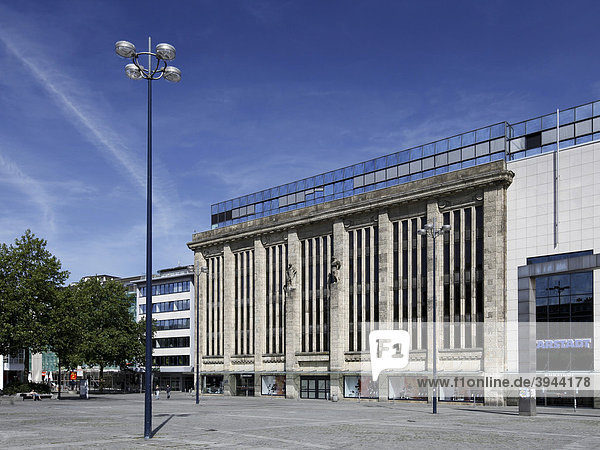 Fassade des ehemaligen Kaufhauses Theodor Althoff  heute Karstadt-Warenhaus  Dortmund  Nordrhein-Westfalen  Deutschland  Europa