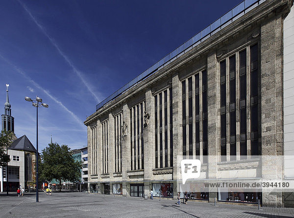 Fassade des ehemaligen Kaufhauses Theodor Althoff, heute Karstadt