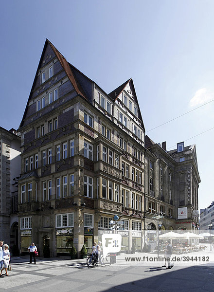 Historisches Geschäftshaus am Ostenhellweg  Innenstadt  Dortmund  Nordrhein-Westfalen  Deutschland  Europa