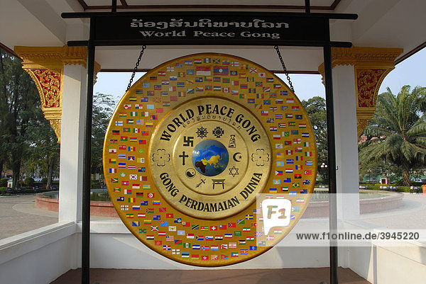 World Peace Gong  Weltfriedensgong  Weltfrieden-Gong  Vientiane  Laos  Südostasien  Asien