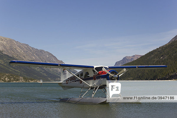 Rollen  legendäre de Havilland Canada DHC-2 Beaver  Wasserflugzeug  Buschflugzeug  in der Nähe des historischen Bennetts  Lake Bennett See  Chilkoot Pass  Chilkoot Trail  Yukon Territory  British Columbia  BC  Kanada