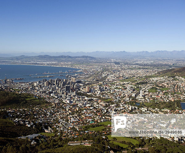 Blick vom Lion's Head auf Kapstadt  Südafrika  Afrika