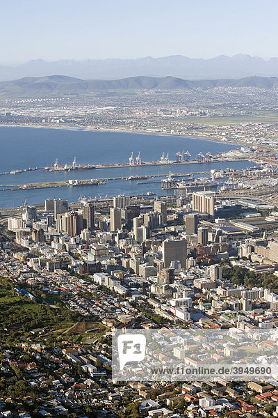 Blick vom Lion's Head  Zentrum und Hafen  Kapstadt  Südafrika  Afrika