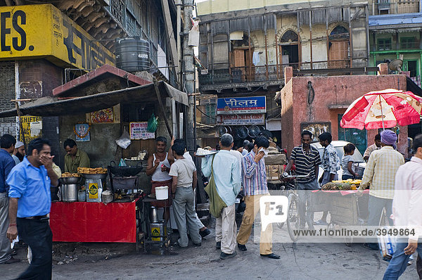 Street scene with snack bar  Old Delhi  India  Asia