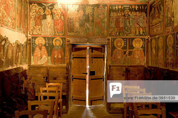 Kirche des Archangelos Michael  Erzengel Michael  byzantinische Kirche  Ikone  Unesco Weltkulturerbe  Pedhoulas  Troodos Gebirge  Zypern  Griechenland  Europa