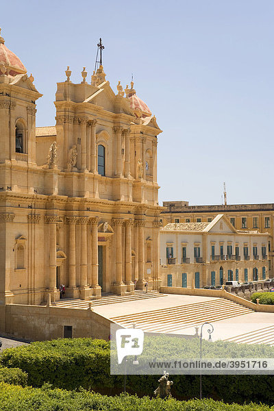 Santi Nicola e Corrado cathedral  facade  staircase  UNESCO World Heritage Site  Noto  Syracuse Province  Sicily  Italy  Europe