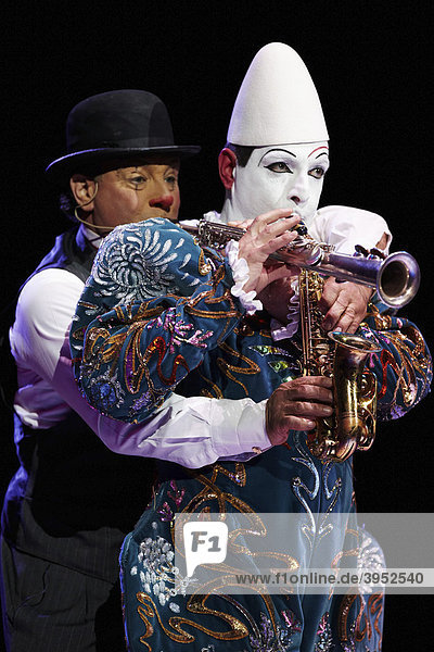 Les Rossyann  klassisches Clown Duo  Aufführung des Zirkus Knie mit seinem Programm 2009 c'est magique in der Rosental-Anlage in Basel  Schweiz  Europa