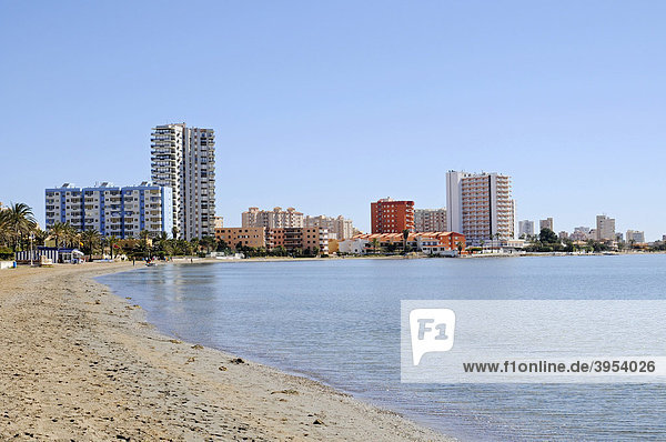 Strand  Hochhäuser  Lagune  Binnenmeer  La Manga  Mar Menor  Murcia  Spanien  Europa