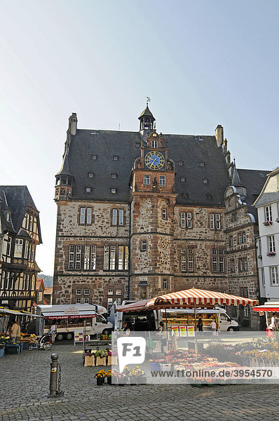 Wochenmarkt  Marktplatz  Rathaus  Altstadt  Marburg  Hessen  Deutschland  Europa