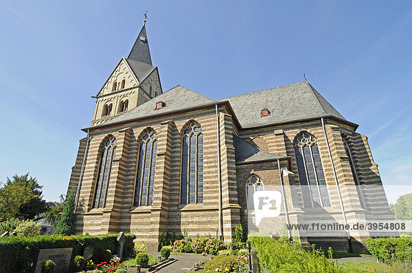 St Pankratius Kirche  Bergheim  Rheinland  Nordrhein-Westfalen  Deutschland  Europa