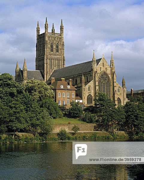 The Cathedral Church of Christ and the Blessed Virgin Mary  Kirche Christi und der heiligen Jungfrau Maria Kathedrale  Worcester  England  Großbritannien