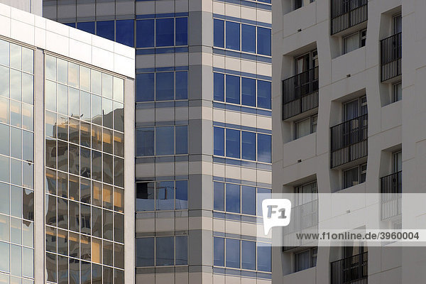 Moderne Gebäudefassaden aus Glas und Stahl in der Innenstadt  Auckland  Neuseeland