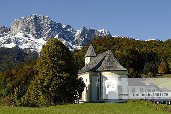 Wallfahrtskirche Maria Ettenberg mit dem Untersberg  bei Marktschellenberg  Berchtesgadener Land  Oberbayern  Bayern  Deutschland  Europa