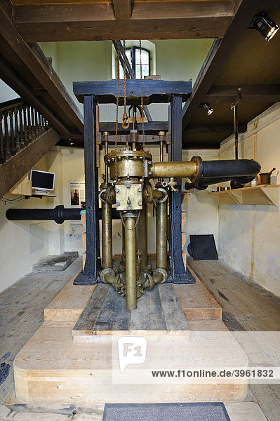 Pumpe von Georg von Reichenbach  gebaut 1806  Pumpstation Klaushäusl der historischen Soleleitung bei Grassau  Oberbayern  Bayern  Deutschland  Europa