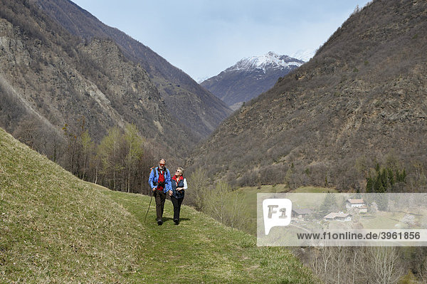 Senior hiking couple  Schnalstal  Vinschgau  Val Venosta  Southern Tyrol  Italy  Europe