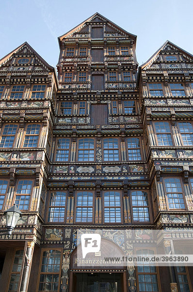 Historisches Gebäude am Marktplatz  Hildesheim  Niedersachsen  Deutschland