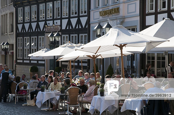 Straßencafe  Restaurant  Marktplatz  Hildesheim  Niedersachsen  Deutschland