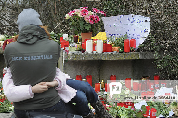 Rampage at Albertville Realschule school in Winnenden the day after mourners flowers and candles to commemorate the victims Baden-Wuerttemberg Germany Europe