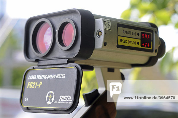 Geschwindigkeitsmessung mit einer Laserpistole  RIEGEL FG21-P