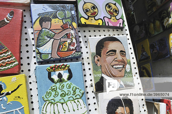 Bilder des US-Präsidenten Barack Obama werden an Touristen verkauft  Straßenverkauf  Salvador  Bahia  Brasilien  Südamerika