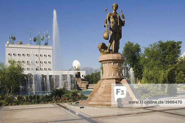 Statue von Garajaaglan  Aschgabat  Turkmenistan